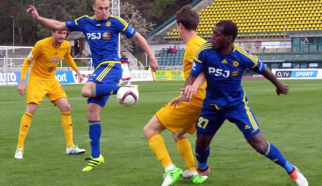 Vysočina Jihlava inkasovala na pražské Dukle čtyři góly a zůstává v neúplné tabulce patnáctá