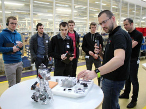 Bosch představil již podesáté studentům firmu, výrobu a moderní automobilové technologie