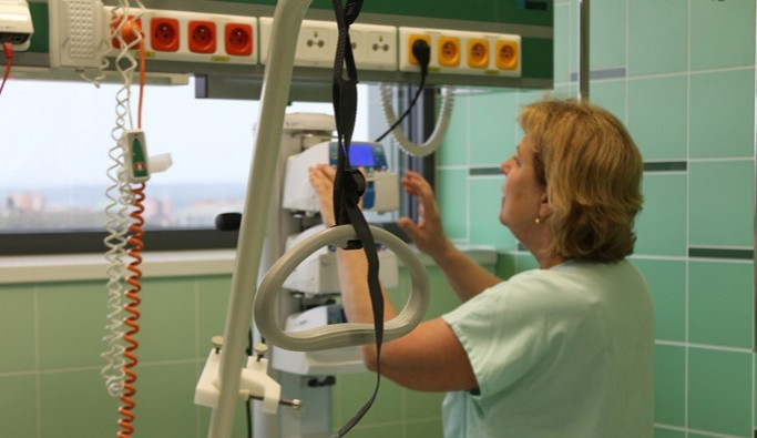 Méně kabelů, více pohodlí. Infekční JIP jihlavské nemocnice má nové dokovací stanice