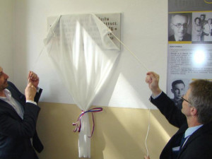 Jihlava si odhalením pamětní desky připomněla učitele zemřelé v koncentračních táborech