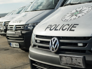 Osmatřicetiletý zfetovaný recidivista jel v Třešti  bez řidičského průkazu a napadl policistu