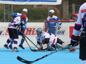 Rezerva hokejbalového SK Jihlava vstoupila do semifinále vítězně, Kyjov porazila 3:1