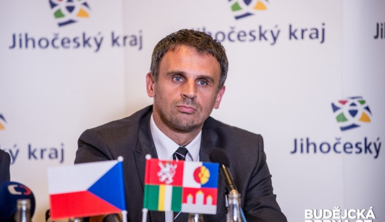 Jihočeští sociální demokraté nesouhlasí s vyškrtnutím Zimoly z kandidátky. A požadují po vedení strany důkladnější zdůvodnění