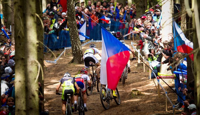 Čechům se v Novém Městě nedařilo. Elitní kategorie ovládli Švýcar Schurter a Dánka Langvadová