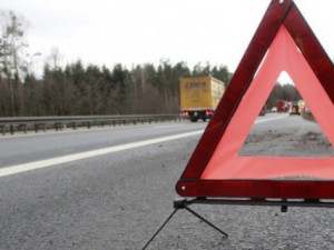 Nehoda tří nákladních aut zastavila provoz na dálnici D1 směrem na Brno. Přiletěl také vrtulník