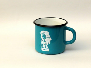 Zájemci si v Jihlavě mohou koupit hrnek, který nepraskne. Plecháček vyjde na 150 korun