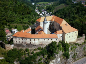 Na hradě v Ledči se připravuje expozice historických hodin ze soukromých sbírek