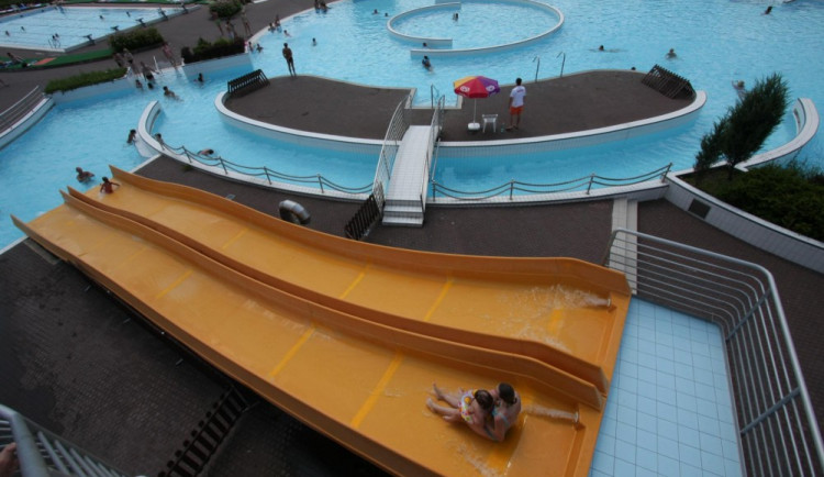 Jihlavský Vodní ráj se nakonec otevře již tuto sobotu. Fungovat bude v omezeném režimu