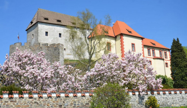 Hrad Kámen o víkendu otevře své zahrady. Lidé si vyslechnou komentované prohlídky