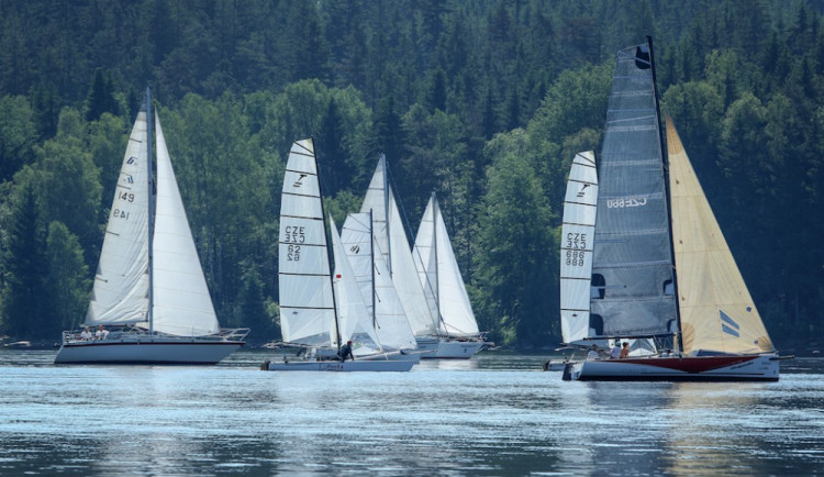 FOTO: Lipno Marathon trápily slabé poryvy větru