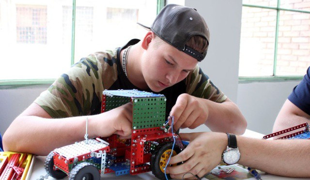 Technickou soutěž „Stavíme z Merkuru“ ovládlo kvarteto z Náměště nad Oslavou