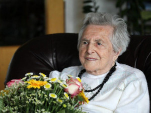 Druhá nejstarší obyvatelka Jihlavy slaví 102. narozeniny.  Ve svém obýváku přivítala gratulanty z radnice