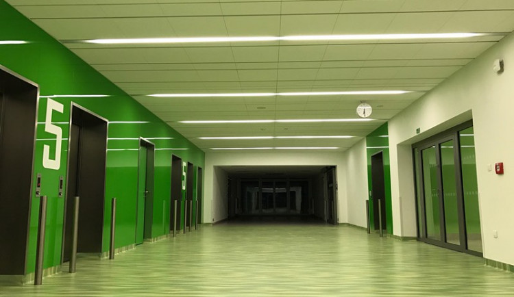 FOTO: V jihlavské nemocnici probíhá stěhování. Polovina nového pavilonu už slouží pacientům