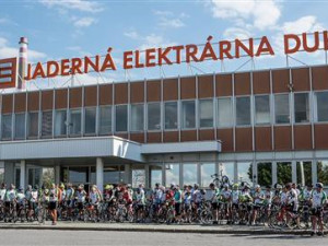 Peloton Na kole dětem projel Vysočinou. Pomáhá onkologicky nemocným dětem