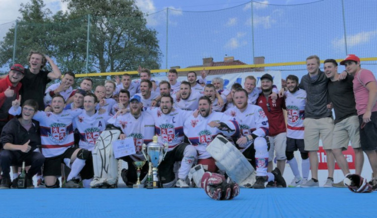 Počtvrté za sebou na vrcholu Moravské hokejbalové ligy! Béčko SK Jihlava porazilo Hodonín a slaví titul