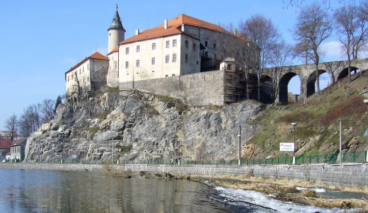 Na hradě v Ledči se otevřelo Muzeum Jaroslava Foglara. Připomíná, že jezdil na Sázavu na tábor