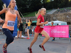 Horká středa patřila v Jihlavě Olympijskému běhu. Na start se postavilo 402 závodníků