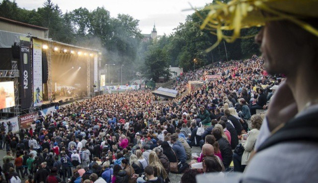 První pivo na Vysočina Festu za korunu! Návštěvníci využijí aplikaci k bezhotovostním platbám