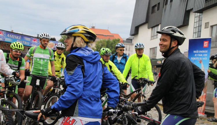 Na první etapu Křížem krážem Vysočinou na kole se vydala padesátka cyklistů