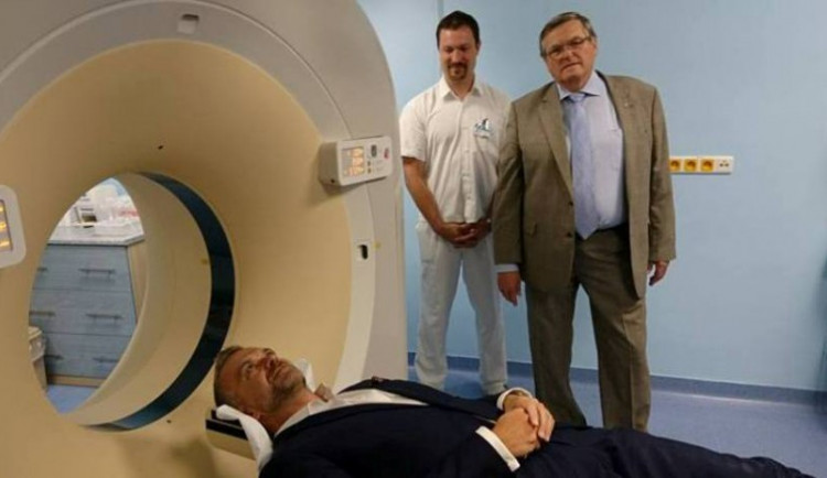 Moderní CT v Nemocnici Pelhřimov výrazně upřesní diagnostiku. Pacientům slouží ode dneška