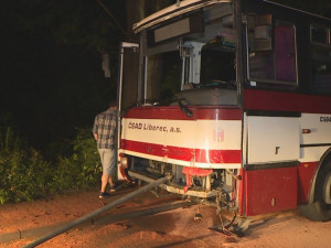 Dodávka kapely Wohnout se při cestě z Benátské! střetla s autobusem