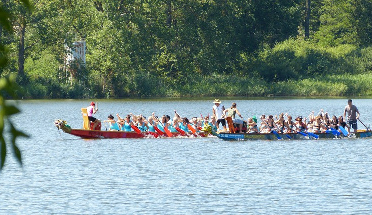 Telčí se opět prohnaly dračí lodě. O vítězství bojovalo devatenáct posádek