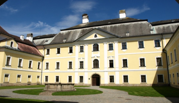 Nevidomí návštěvníci zažijí na zámku ve Žďáru nad Sázavou nové speciální prohlídky