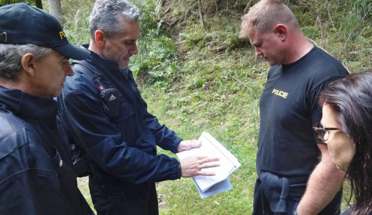 Našlo se jízdní kolo pohřešovaného seniora, muž zatím ne. Rozsáhlá pátrací akce pokračuje