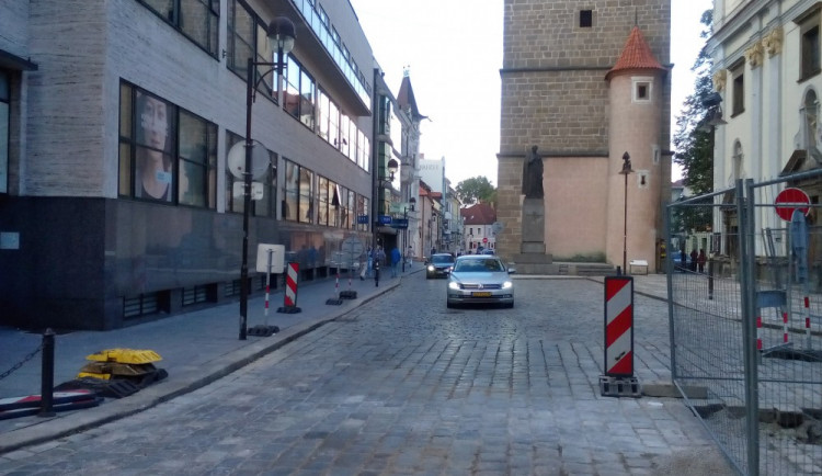 Veteráni, audiovizuální festival a plovoucí kavárna omezí provoz v centru Budějc