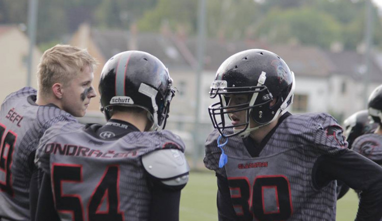 Juniorka Gladiators v premiéře uspěla! Po heroickém výkonu zdolala Ostravu 26:18 