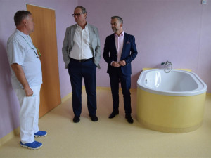 Brodská nemocnice zrekonstruovala porodní sály. Již brzy poslouží maminkám