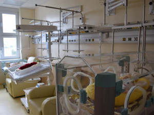 Brodská nemocnice zrekonstruovala porodní sály. Již brzy poslouží maminkám