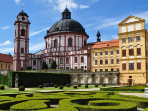 Zámek v Jaroměřicích oživí výstava barokních kostýmů a masek. Už od této soboty