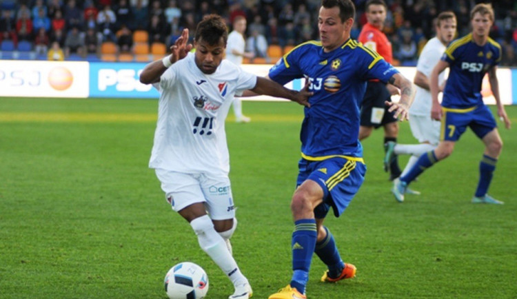 Fotbalisté nastoupí v neděli hodin proti Ostravě. Projekt Víkend otců nabídne zajímavý program