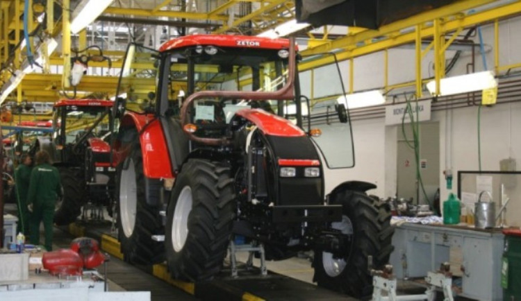 Studenti na Vysočině si nejdřív postaví svůj traktor. Až pak si udělají řidičák