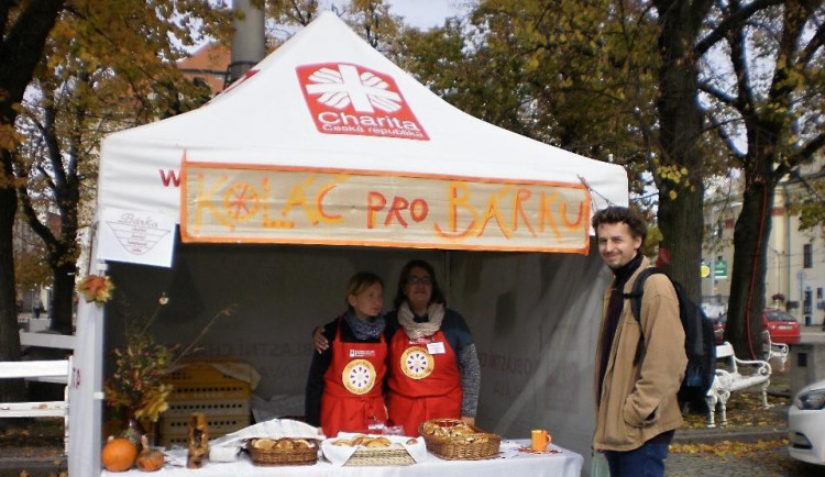 Koláč pro hospic:  Lidé v Jihlavě byli štědří, na nemocné se vybralo přes osmnáct tisíc korun