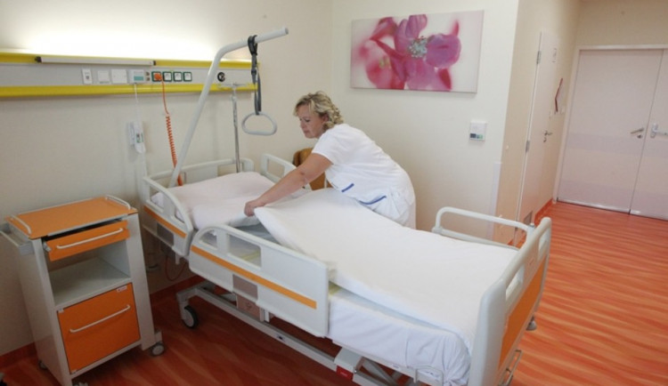 FOTO: Čtyři opravená patra interního pavilonu jihlavské nemocnice už slouží pacientům