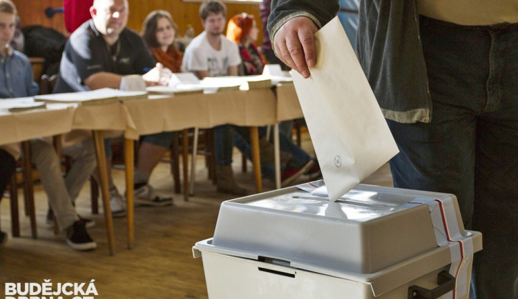 Zjistili jste teď, že nebudete na volby doma, ale chcete jít volit? Musíte rychle na úřad