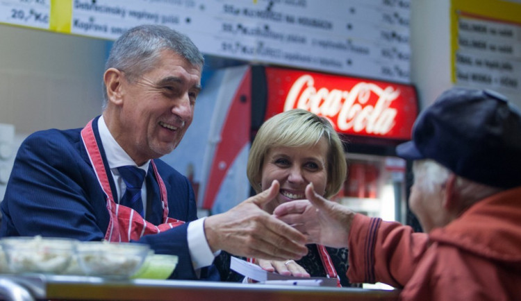 KOMENTÁŘ: Babišovi voliči aneb Falešný mýtus o paní Colombové