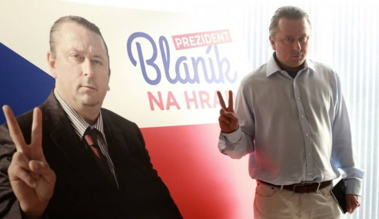Fiktivní prezidentský kandidát Blaník slíbil lidem máslo