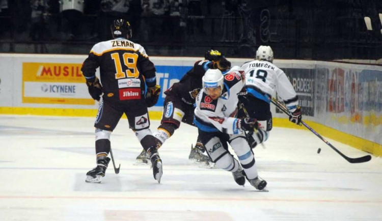 Ze dna až ke dvěma bodům! Dukla otočila téměř ztracený zápas proti Chomutovu