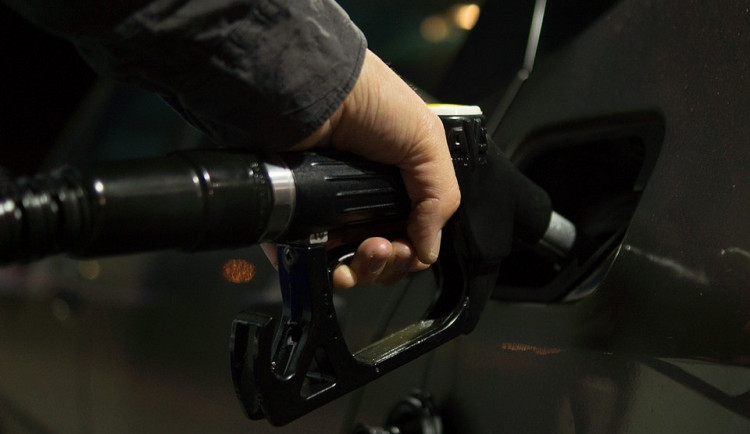 Muž svému zaměstnavateli ukradl tankovací platební karty. Škoda přesáhla půl milionu korun