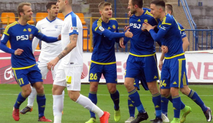 Tolik potřebné vítězství přišlo! Vysočina díky třem gólům do poločasu porazila Liberec