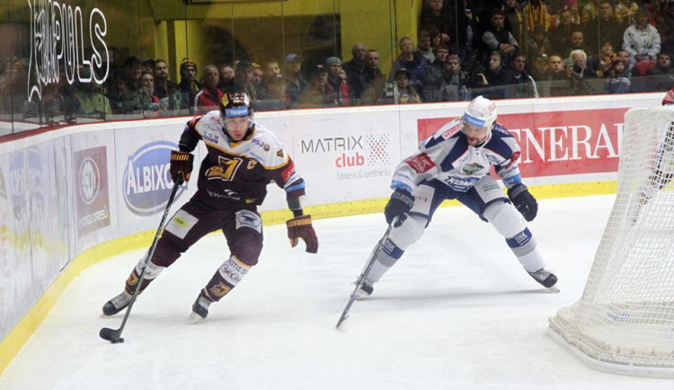 Zkušenost mistra předčila nadšení nováčka. Dukla prohrála s Kometou 0:2