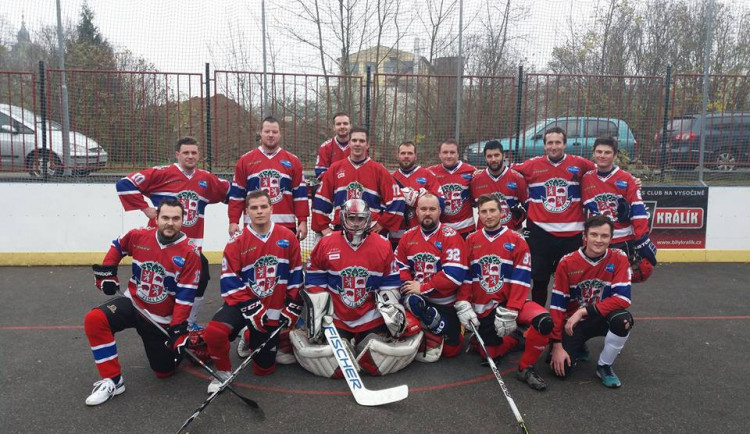 Regionální hokejbalové derby mezi rezervou SK Jihlava a Třebíčí nabídlo divokou přestřelku