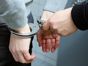 Policisté vypátrali recidivistu z Jihlavy. Má na svědomí krádež mobilu a vloupání do objektu