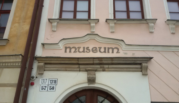 Jihlavské muzeum vystaví ze svých sbírek cizokrajné suvenýry. Vůbec poprvé v historii