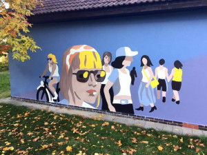FOTO: Mladí umělci z helenínské školy vyzdobili zeď u jihlavské trafostanice