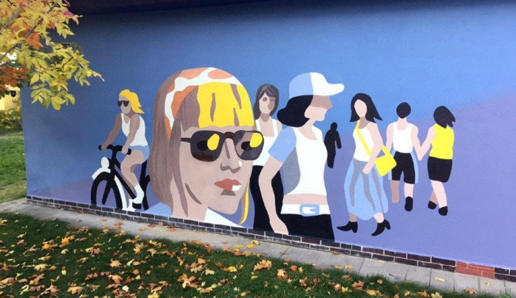 Mladí umělci z helenínské školy vyzdobili zeď u jihlavské trafostanice