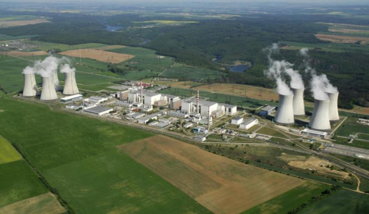 V dukovanské elektrárně zprovozňují čtvrtý blok. Proud začne dodávat asi během dnešní noci